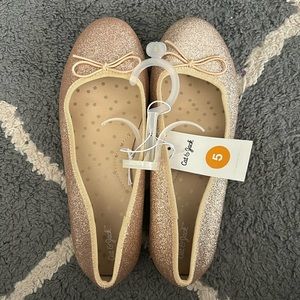 Cat & Jack girl’s Diana slip-on ballet flats. Size 5